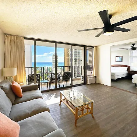 Waikiki'S Ocean View Condo, Near Beach With Parking